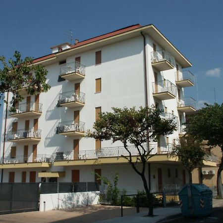Condominio Michelangelo-Solo Per Famiglie- Walterigato Apartments Lido di Jesolo Eksteriør bilde