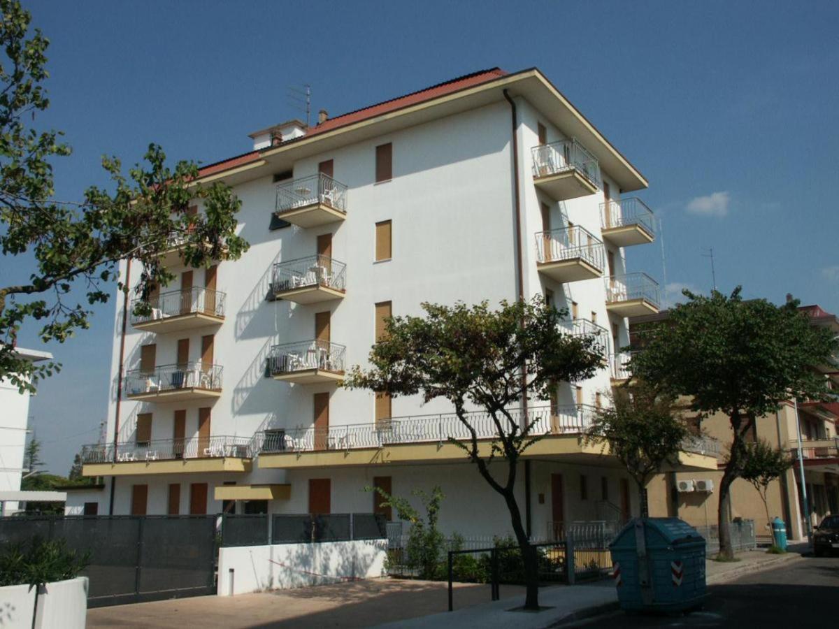 Condominio Michelangelo-Solo Per Famiglie- Walterigato Apartments Lido di Jesolo Eksteriør bilde