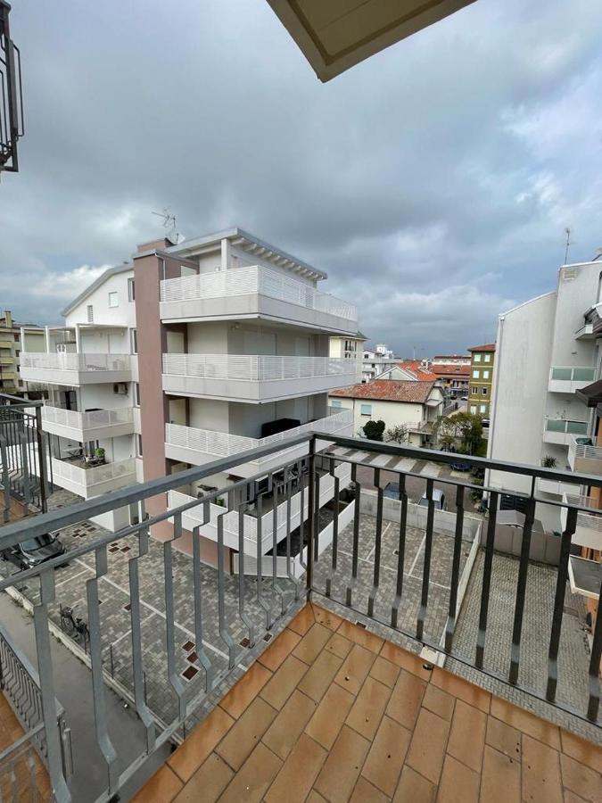 Condominio Michelangelo-Solo Per Famiglie- Walterigato Apartments Lido di Jesolo Eksteriør bilde